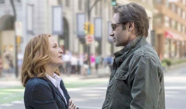 Scully und Mulder in Akte X 10.01 \"My Struggle\"